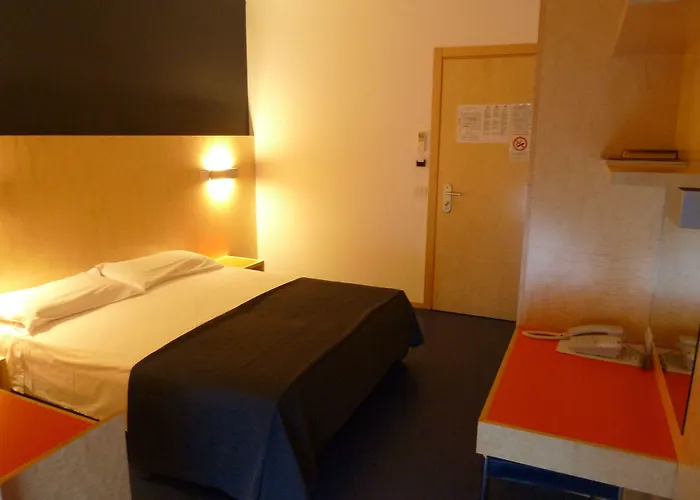 Отель Firenze 3*