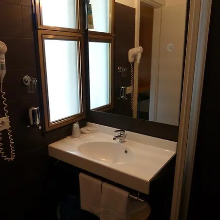 Ξενοδοχείο Firenze 3*